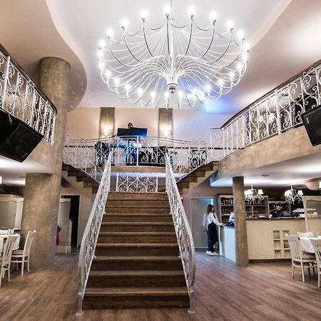 Hotel Victoria Panagyurishte Bagian luar foto