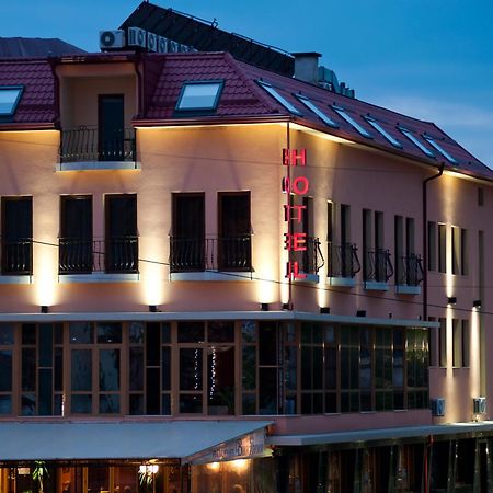 Hotel Victoria Panagyurishte Bagian luar foto