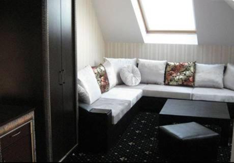 Hotel Victoria Panagyurishte Bagian luar foto