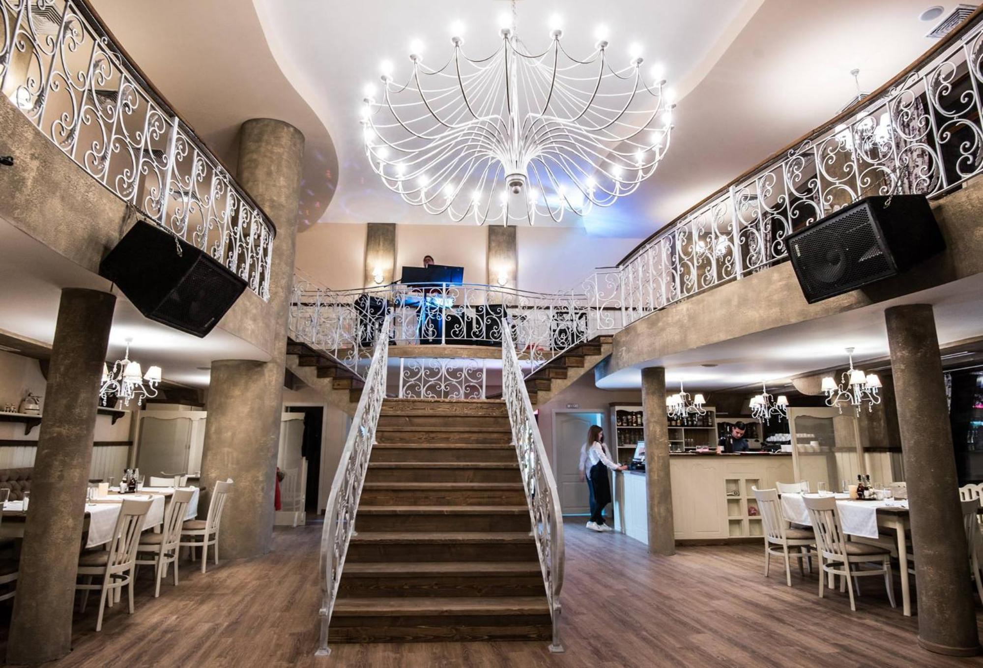 Hotel Victoria Panagyurishte Bagian luar foto