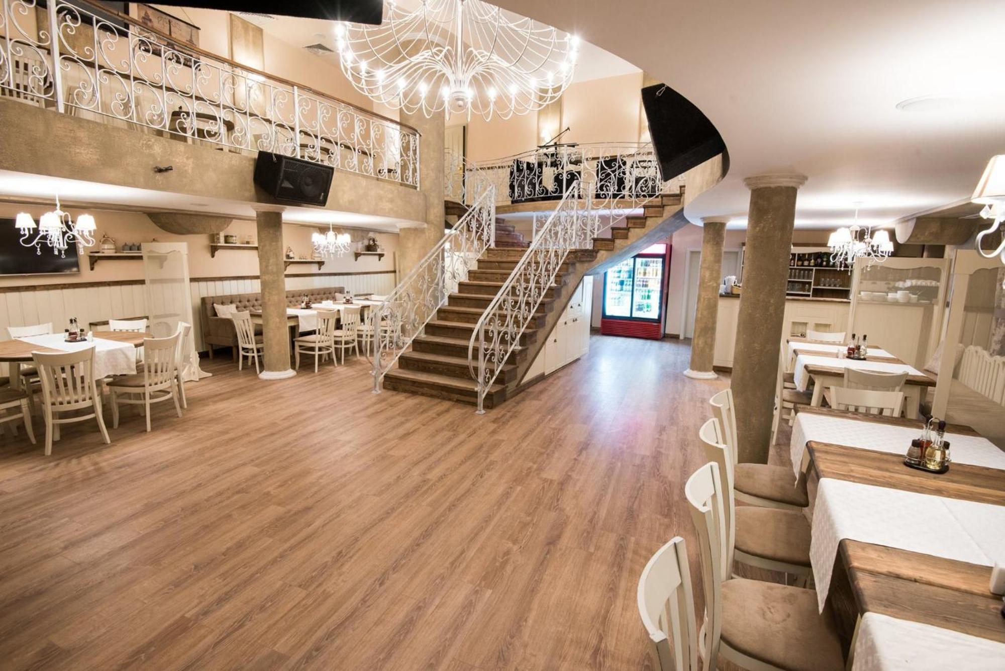 Hotel Victoria Panagyurishte Bagian luar foto